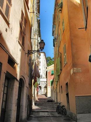 Malonat Duplex - Old Town Apartment